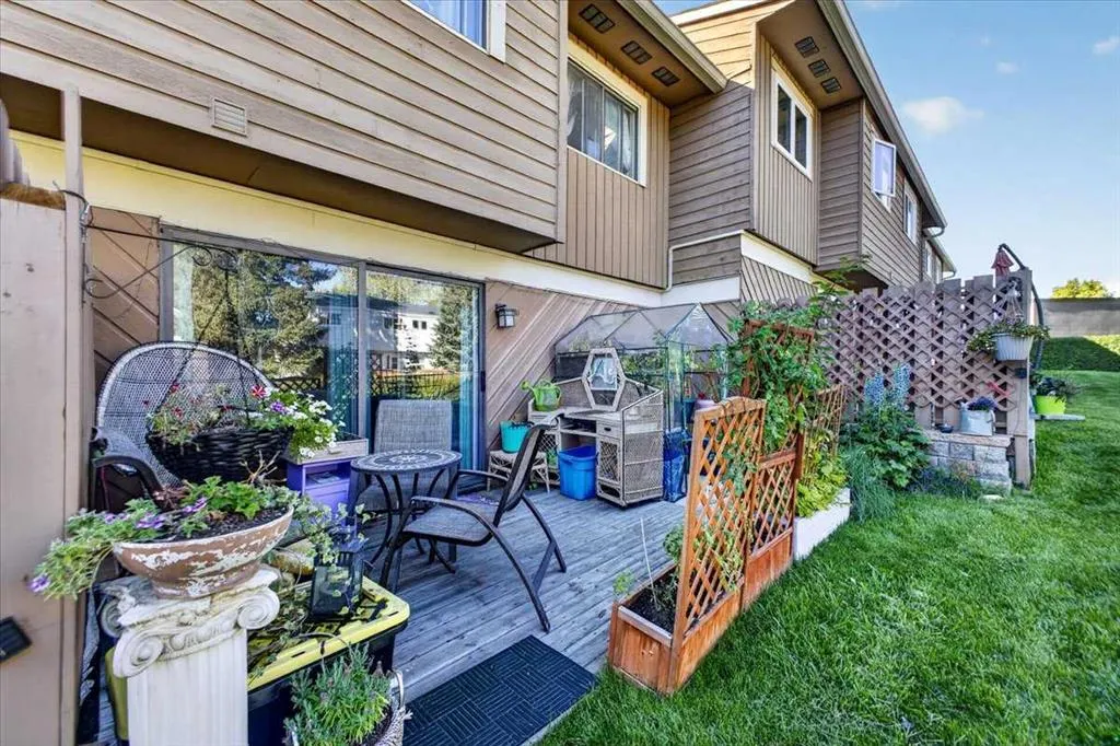 4940 39 Avenue SW #61