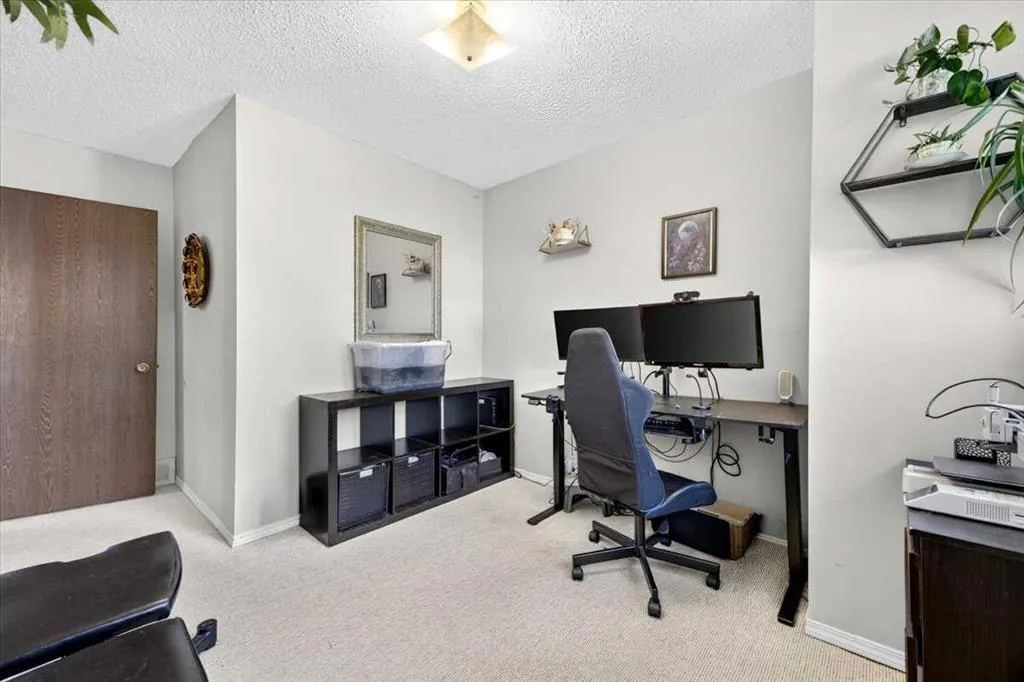 4940 39 Avenue SW #61