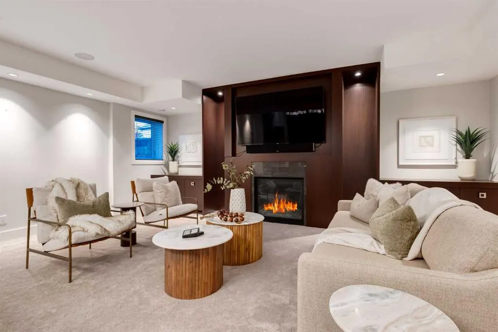 20 Rockwater Way