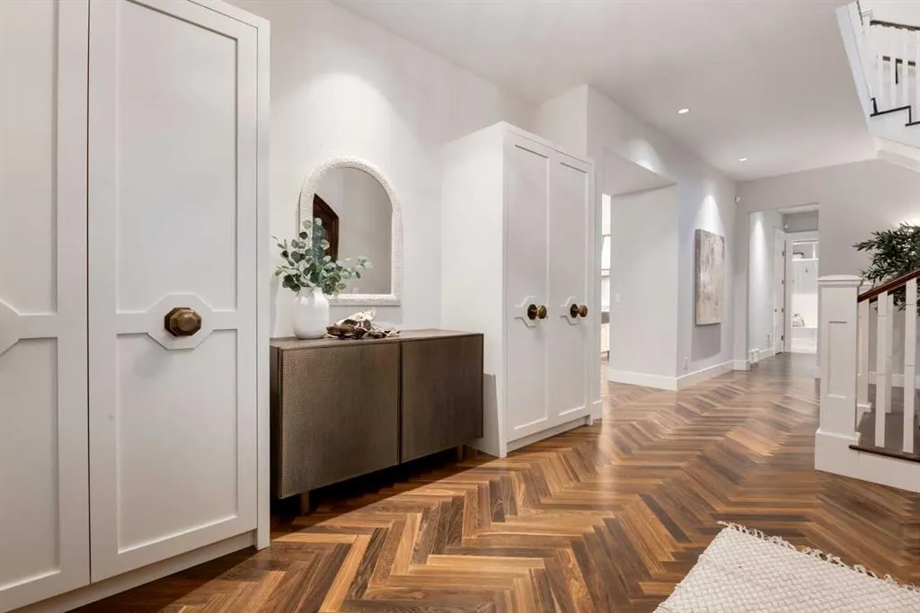 20 Rockwater Way