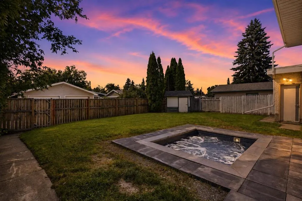 67 Sherwood Crescent