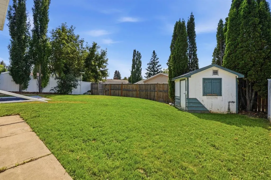 67 Sherwood Crescent