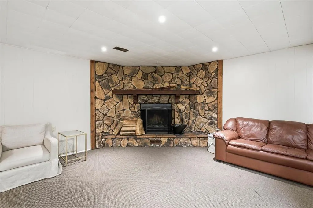 67 Sherwood Crescent