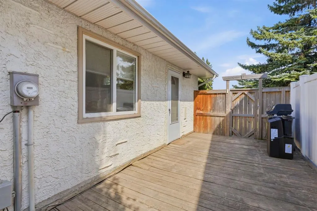 67 Sherwood Crescent