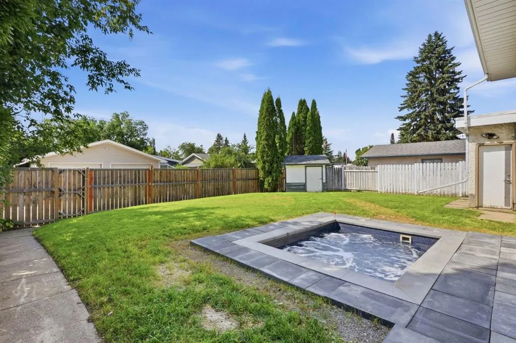 67 Sherwood Crescent