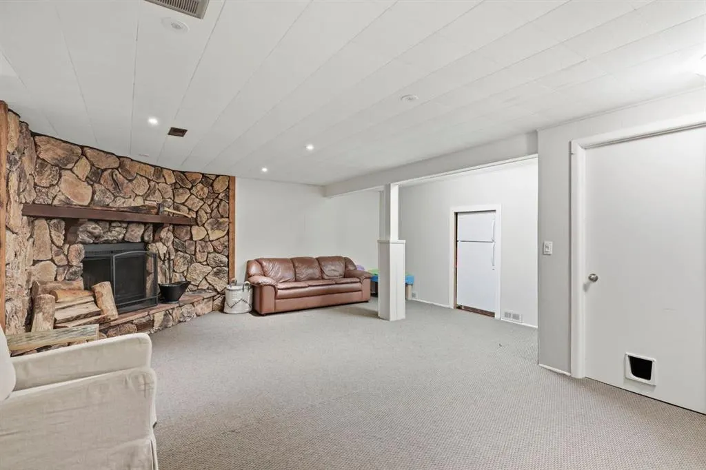 67 Sherwood Crescent