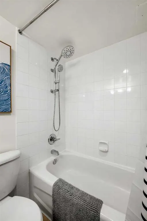 1123 13 Avenue SW #106