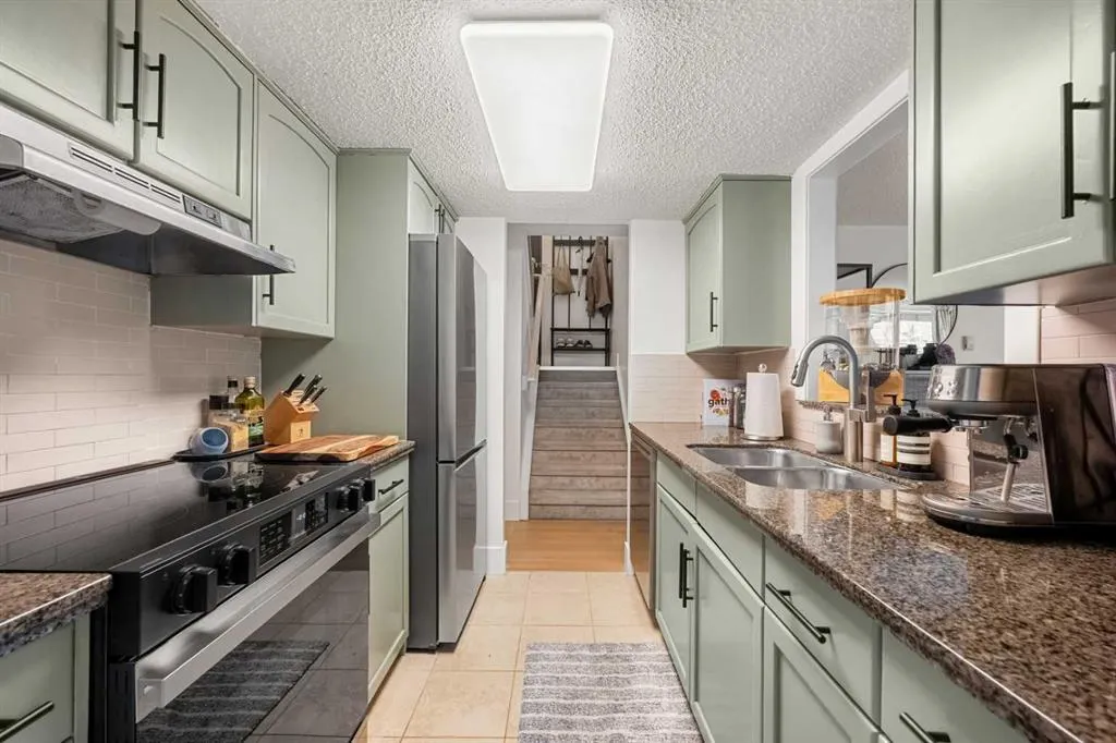 1123 13 Avenue SW #106