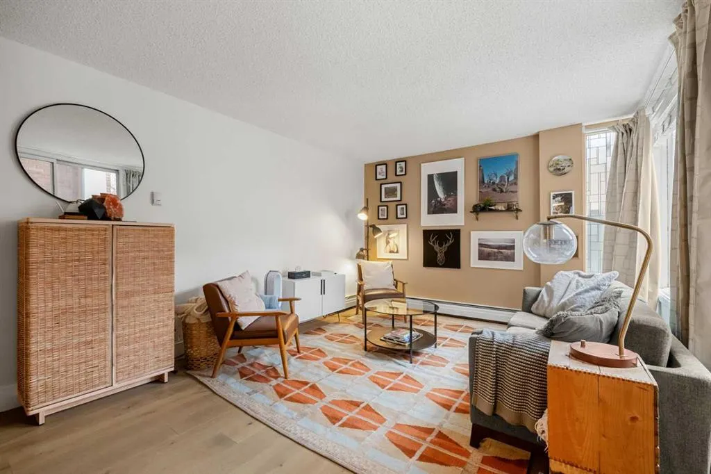 1123 13 Avenue SW #106