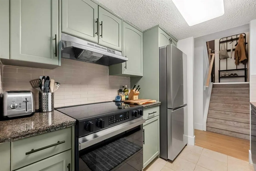 1123 13 Avenue SW #106