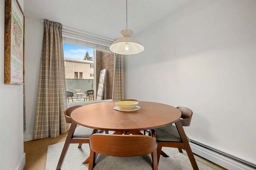 1123 13 Avenue SW #106