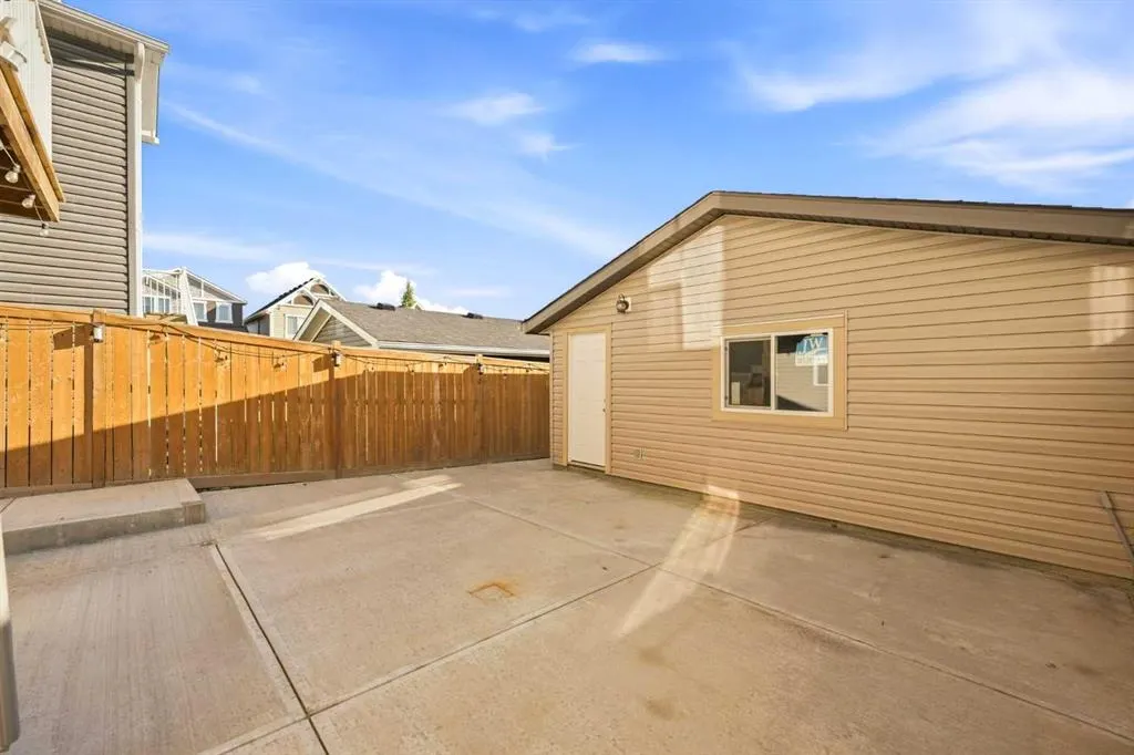 6 Evanscrest Heights NW
