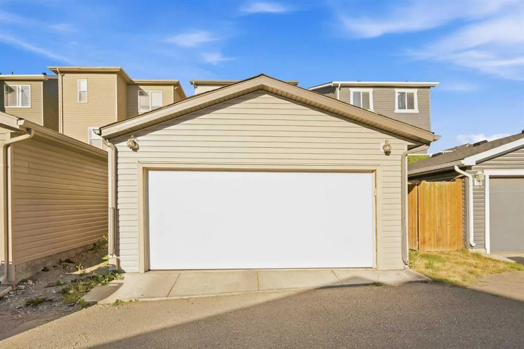 6 Evanscrest Heights NW
