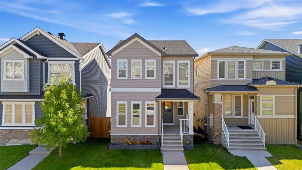 6 Evanscrest Heights NW