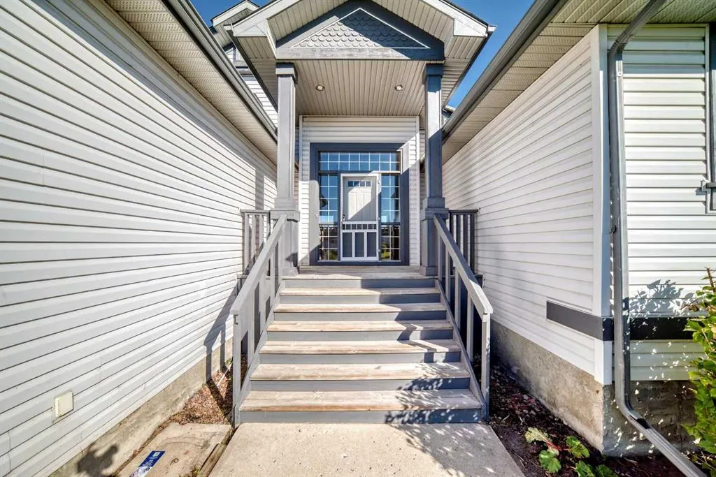 12 Welshimer Crescent NE