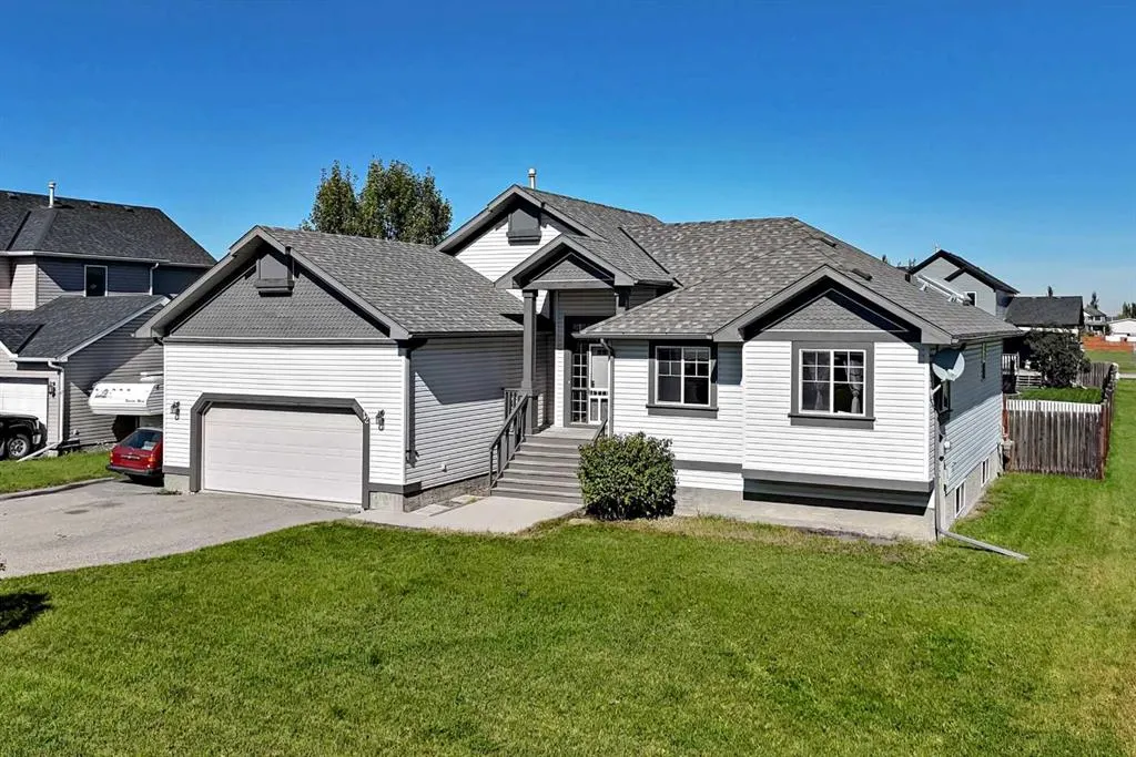 12 Welshimer Crescent NE