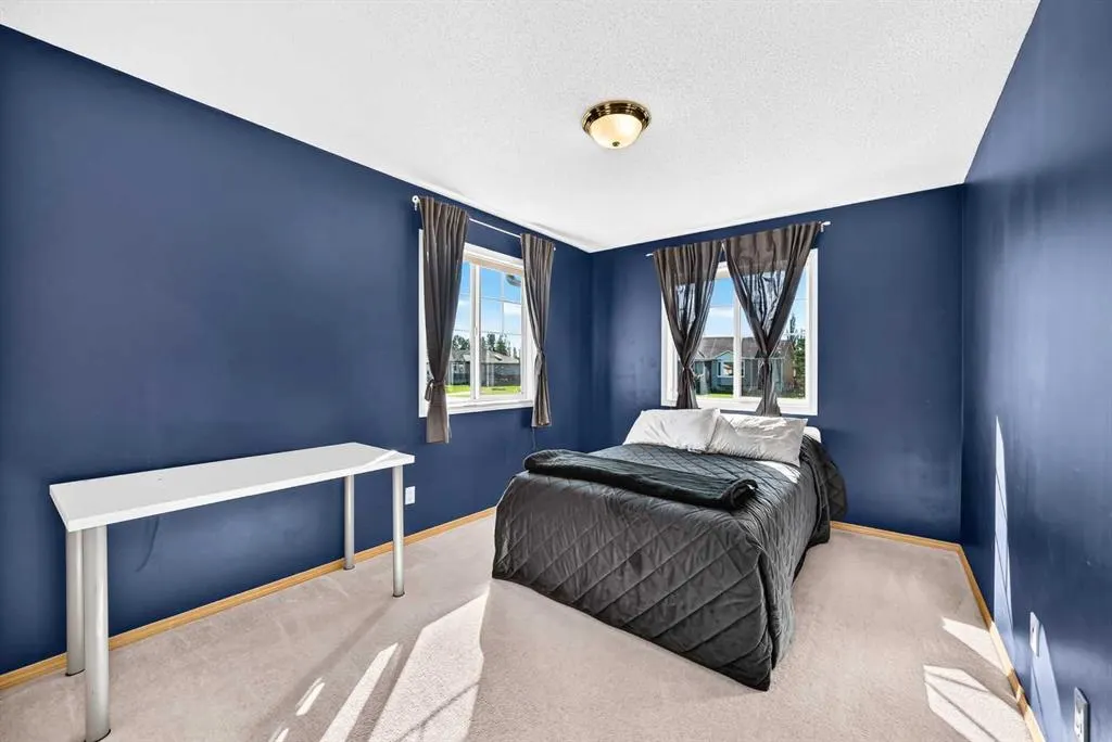 12 Welshimer Crescent NE