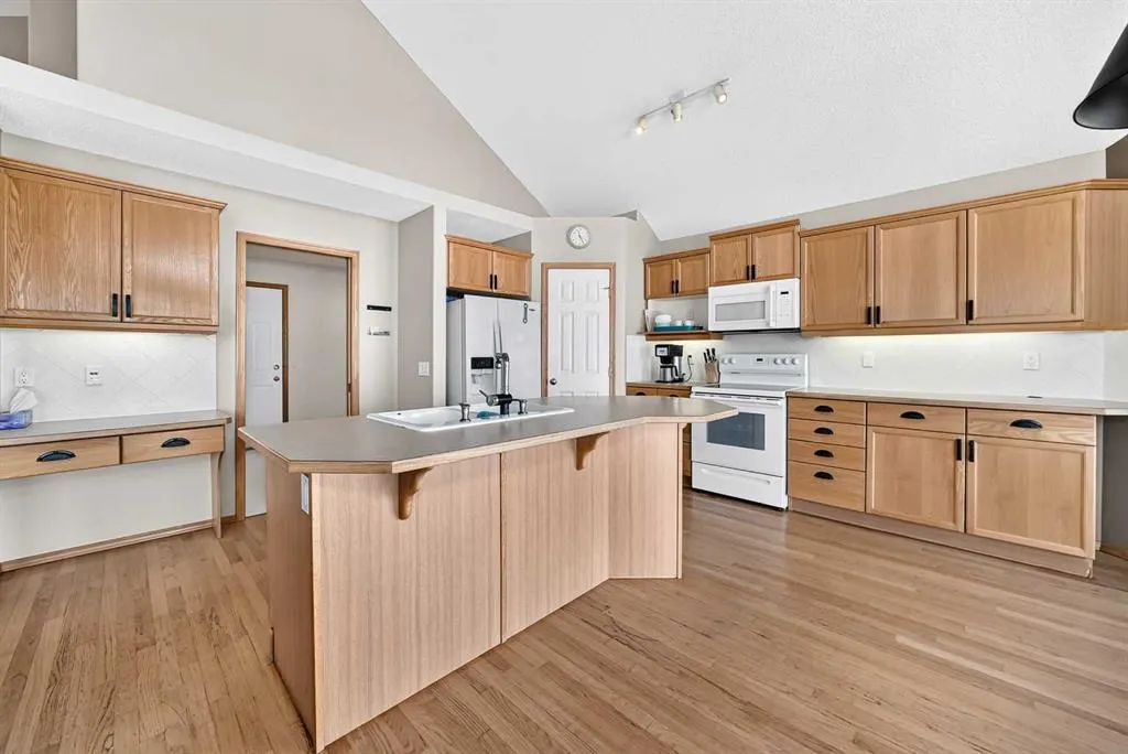 12 Welshimer Crescent NE