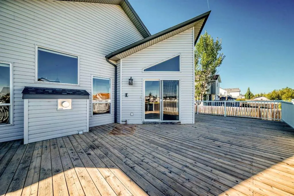 12 Welshimer Crescent NE