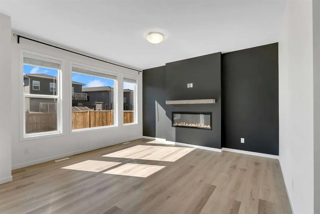 31 Corner Meadows Grove NE