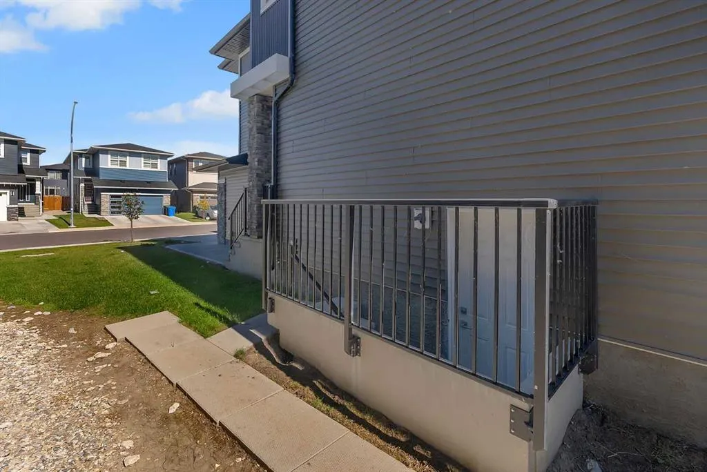 31 Corner Meadows Grove NE