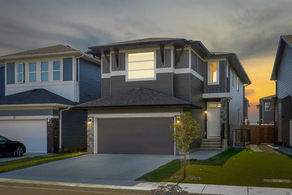 31 Corner Meadows Grove NE