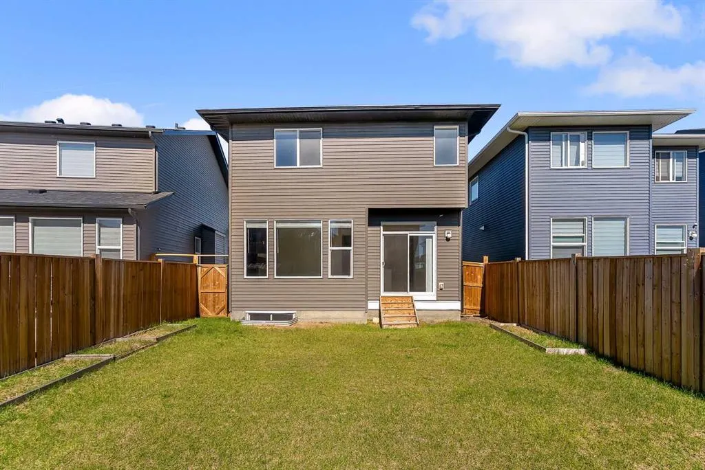 31 Corner Meadows Grove NE