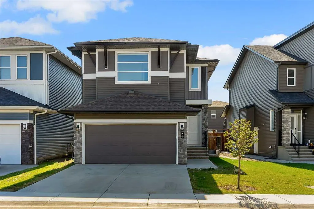31 Corner Meadows Grove NE