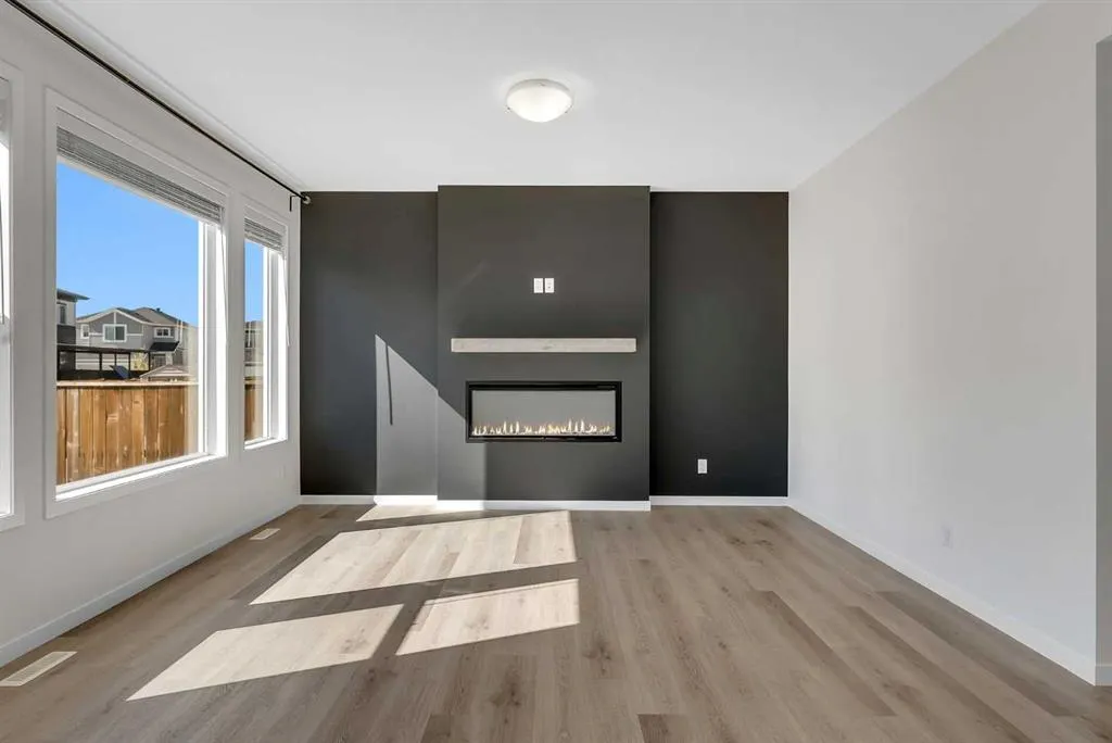 31 Corner Meadows Grove NE