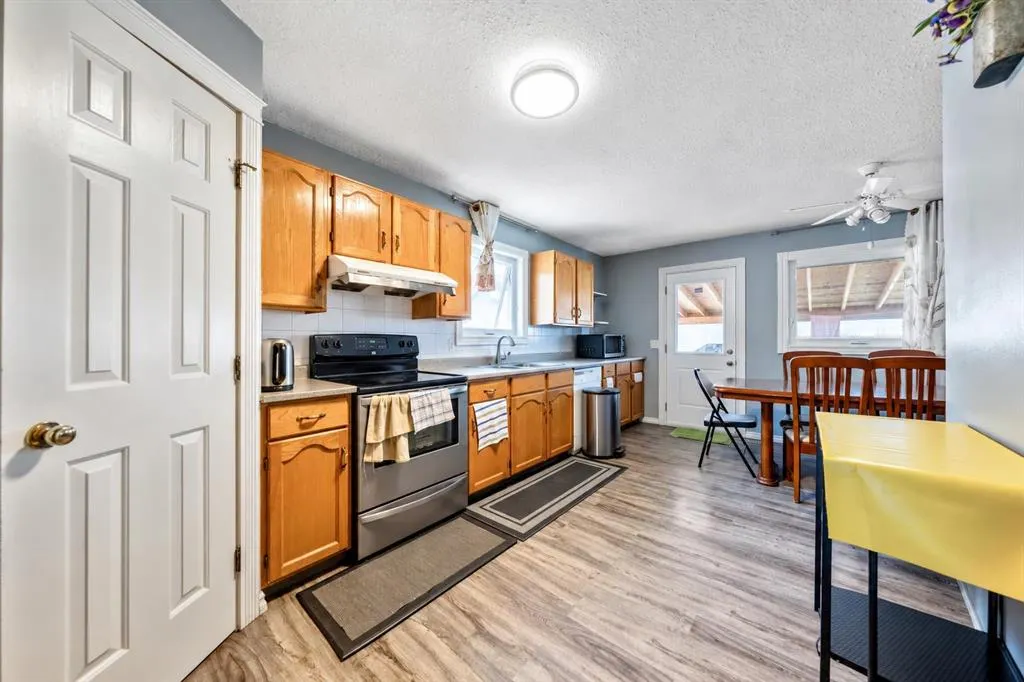 318 Applewood Drive SE