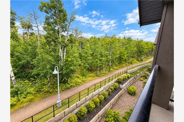 25 Aspenmont Heights SW