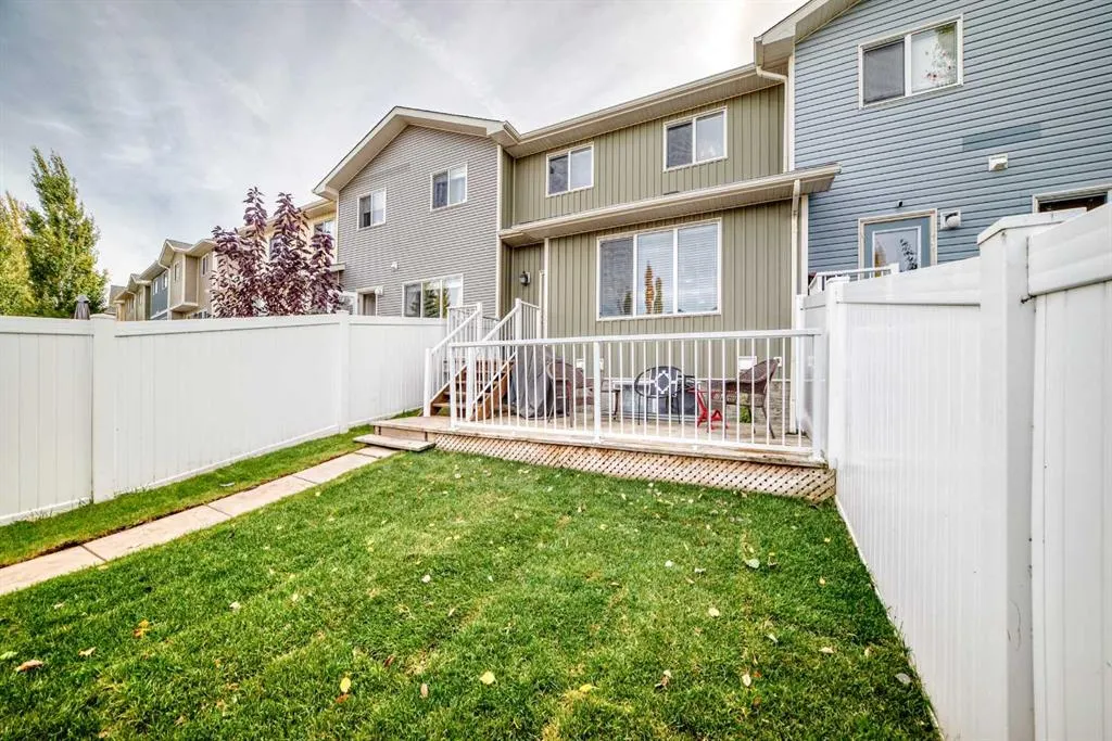 17 Kings Heights Dr SE