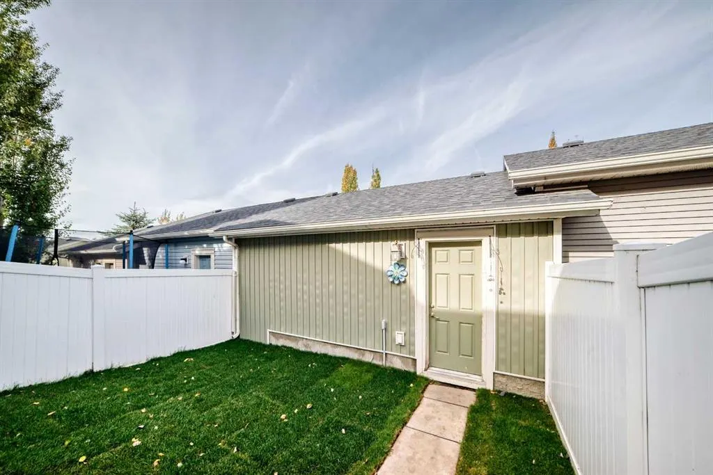 17 Kings Heights Dr SE