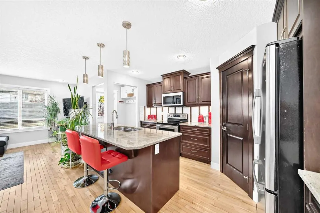 17 Kings Heights Dr SE