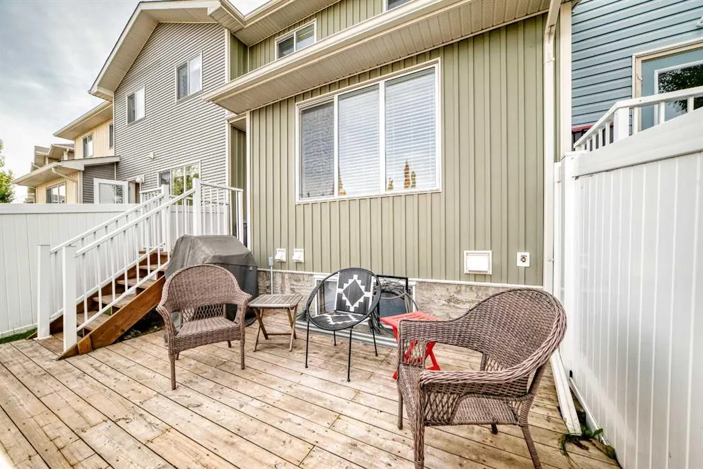 17 Kings Heights Dr SE