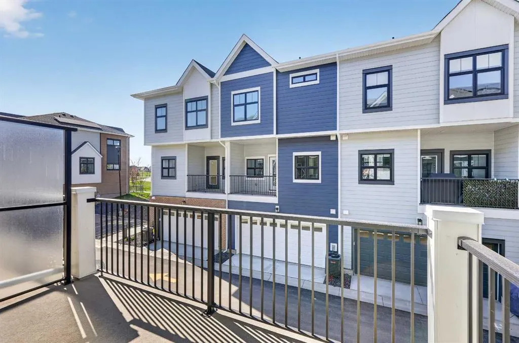 155 Mahogany Gardens SE