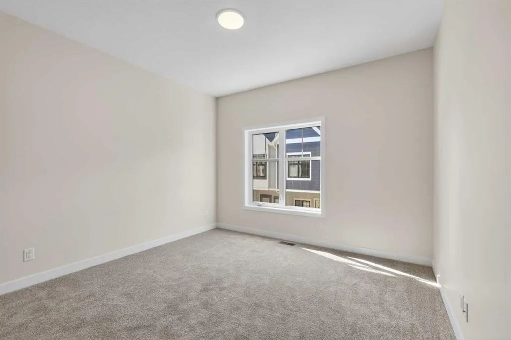 155 Mahogany Gardens SE