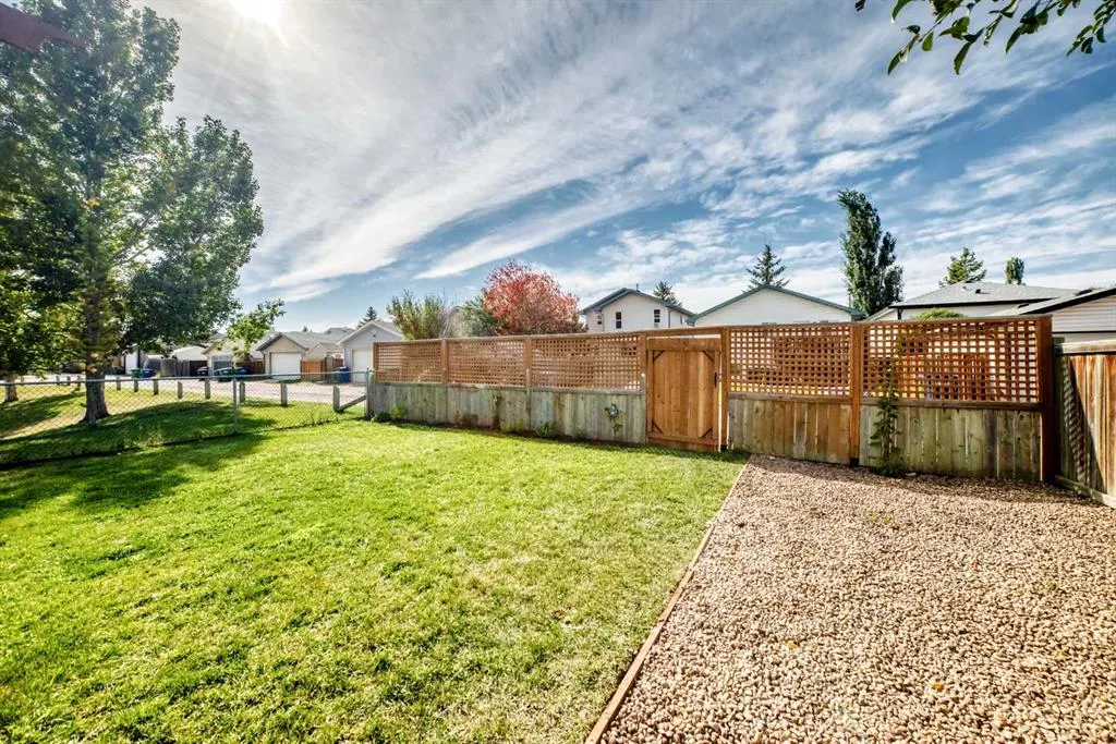 148 Creek Gardens Close NW