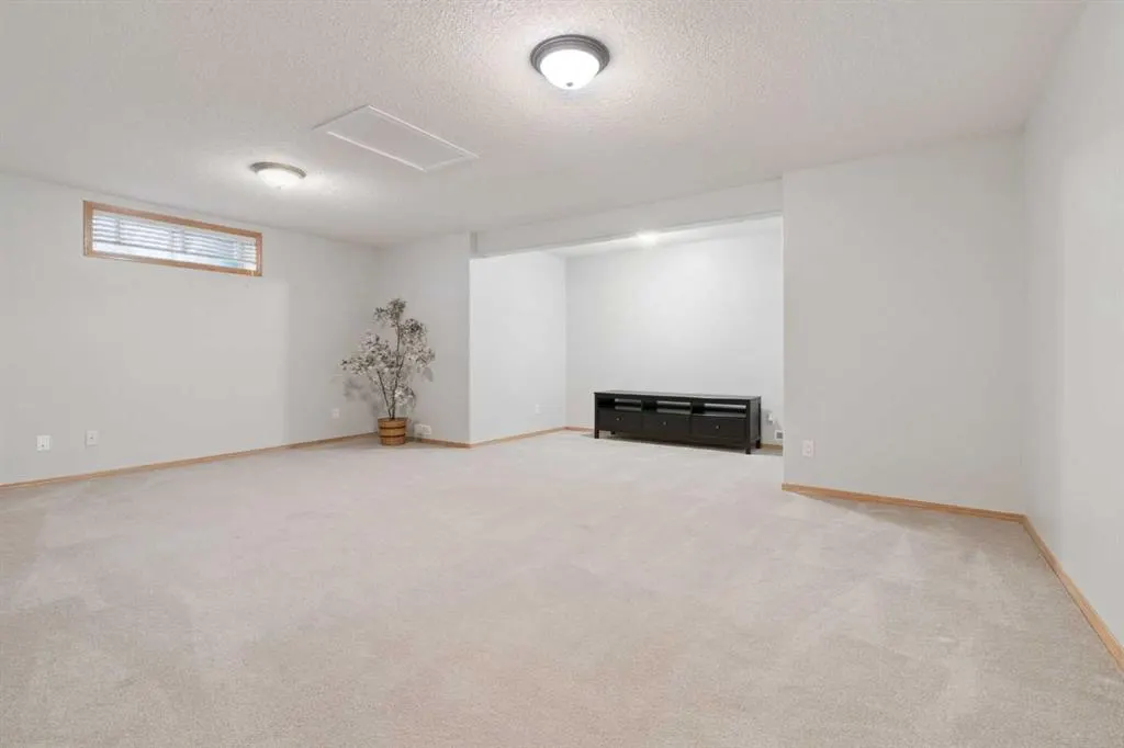 115 Cove Crescent
