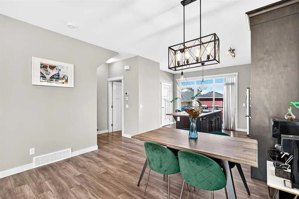 601 Evanston Manor NW