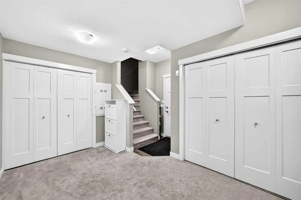 601 Evanston Manor NW
