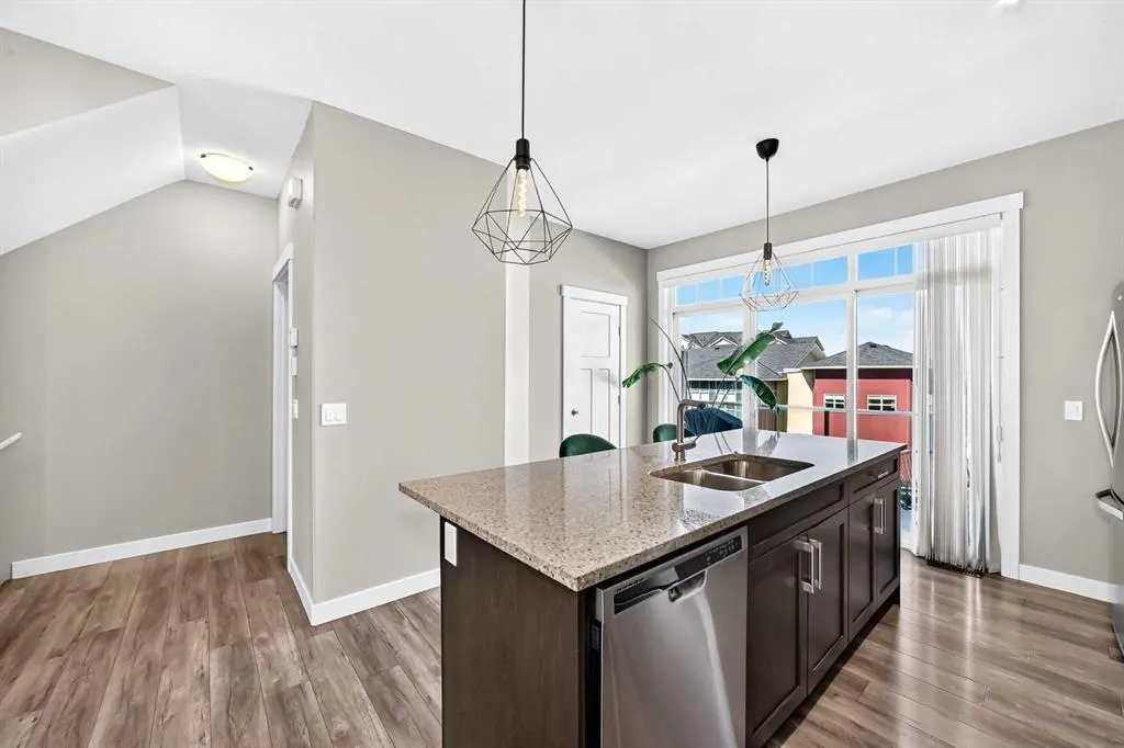 601 Evanston Manor NW