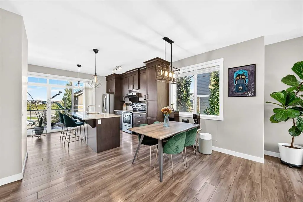 601 Evanston Manor NW