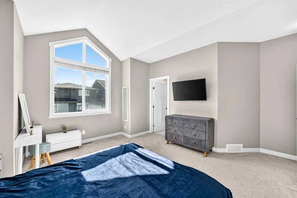 601 Evanston Manor NW