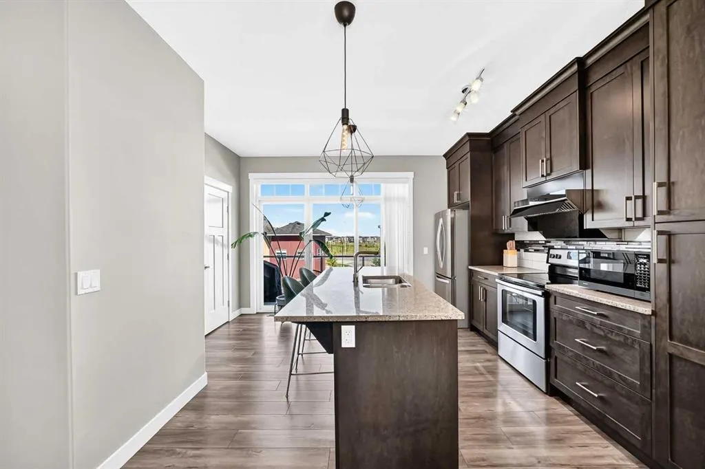 601 Evanston Manor NW