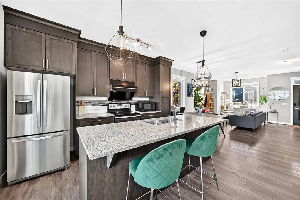 601 Evanston Manor NW