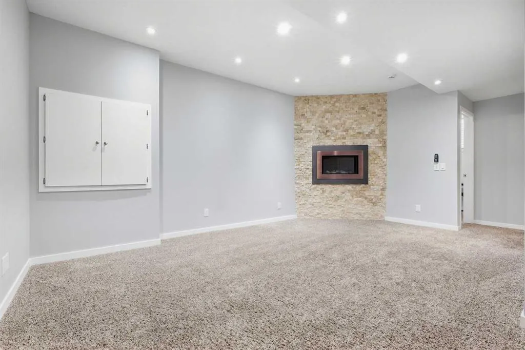 1025 New Brighton Grove SE