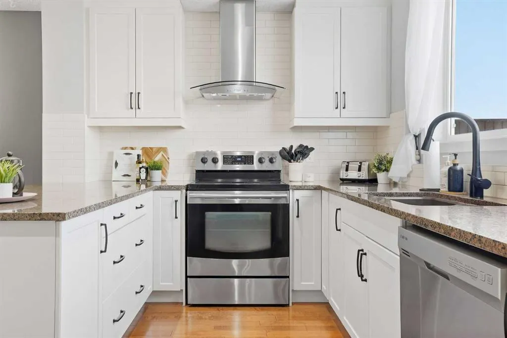 1025 New Brighton Grove SE