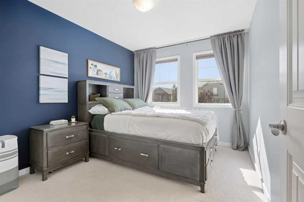 1025 New Brighton Grove SE
