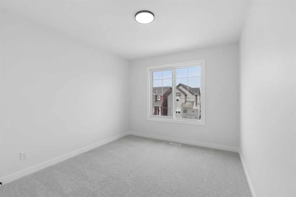 53 Sora Gardens SE